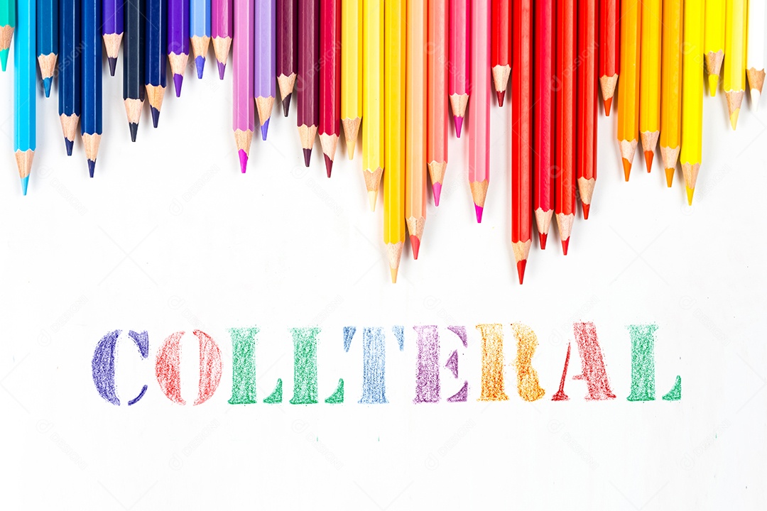 Varas de madeira multicoloridas Lápis de colorir de madeira no fundo branco