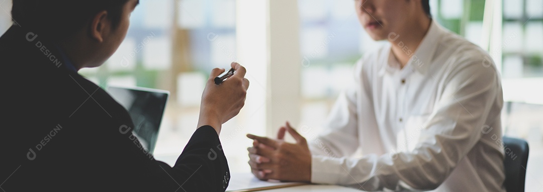 Gerência alerta os funcionários contra erros.