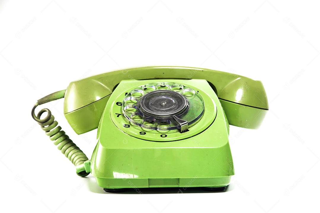 Telefone Retrô Verde sobre fundo isolado branco