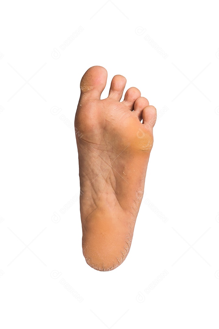 pé ou par de pés descalços em fundo isolado