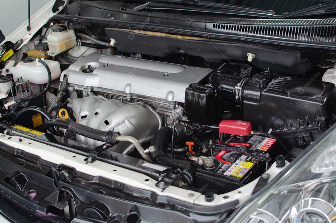 Detalhes no motor do carro