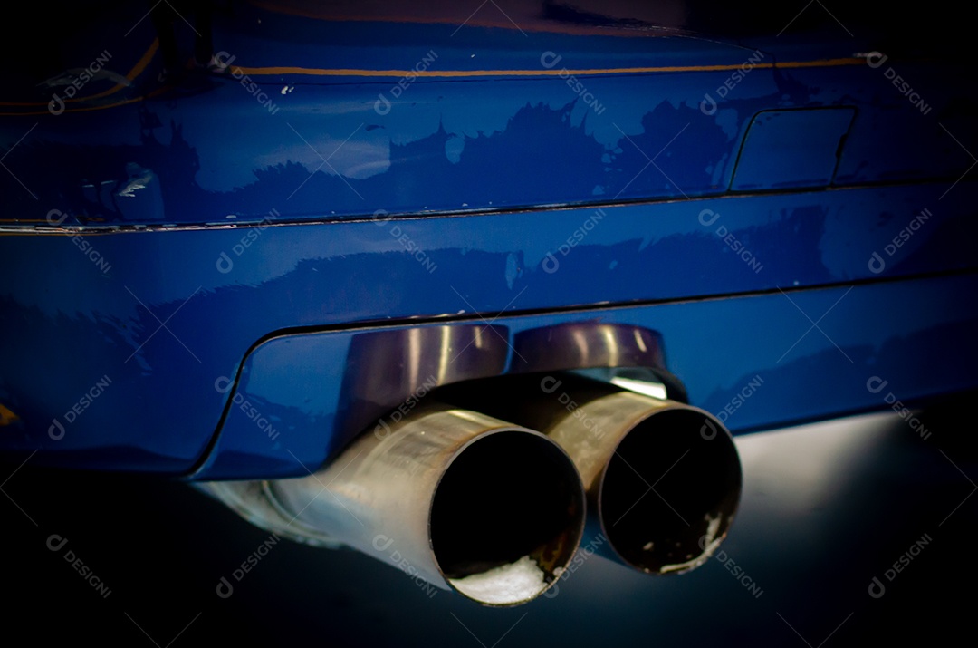 Tubo de escape do carro close-up