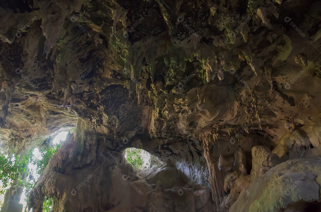 Caverna na Tailândia