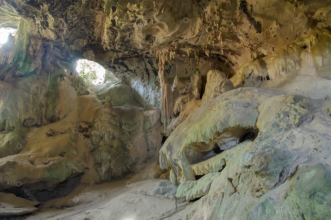 Caverna na Tailândia