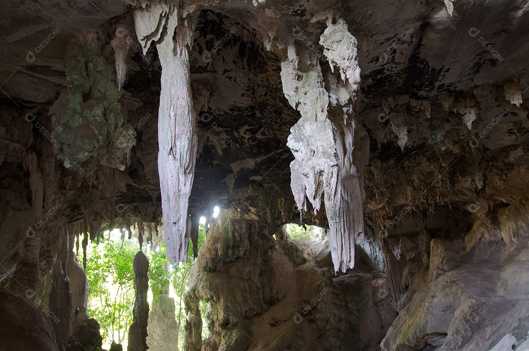 Caverna na Tailândia