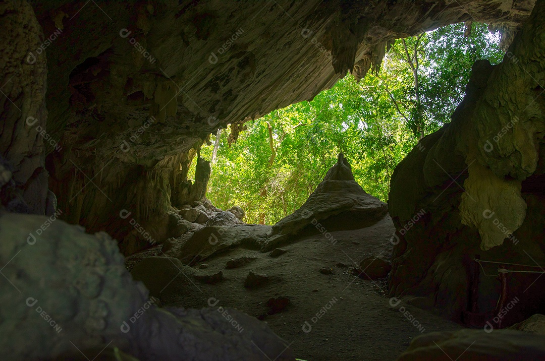 Caverna na Tailândia