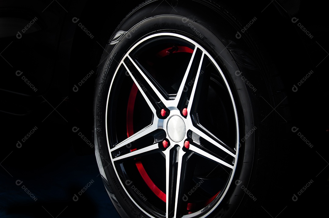 Roda de liga de luxo em close-up como um automóvel