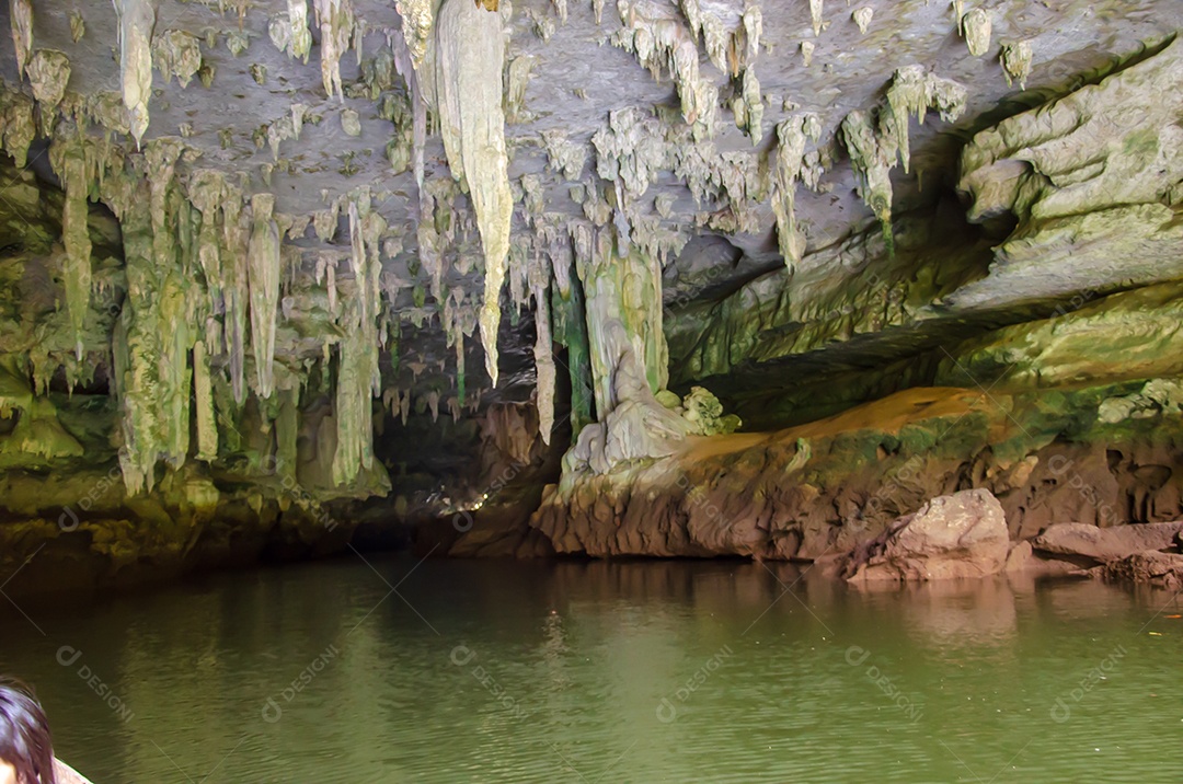 Krabi, a bela caverna da Tailândia.