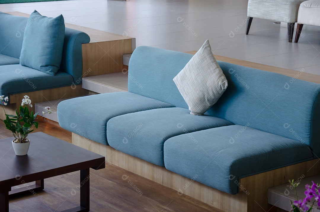 Close-up de móveis modernos com almofadas