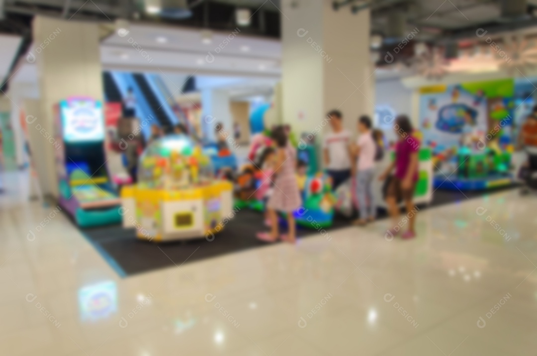 Desfocar as pessoas em um shopping como imagem de fundo.
