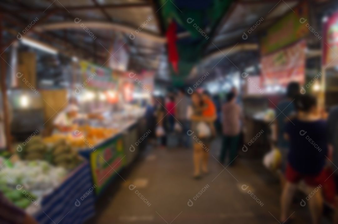 Turistas do mercado noturno do Blur Festival podem ser usados para exibição