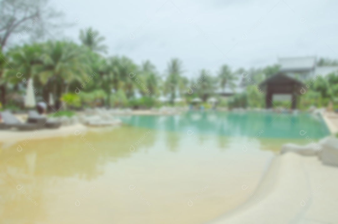 Desfoque a piscina ao ar livre para o fundo pode ser usado para exibição