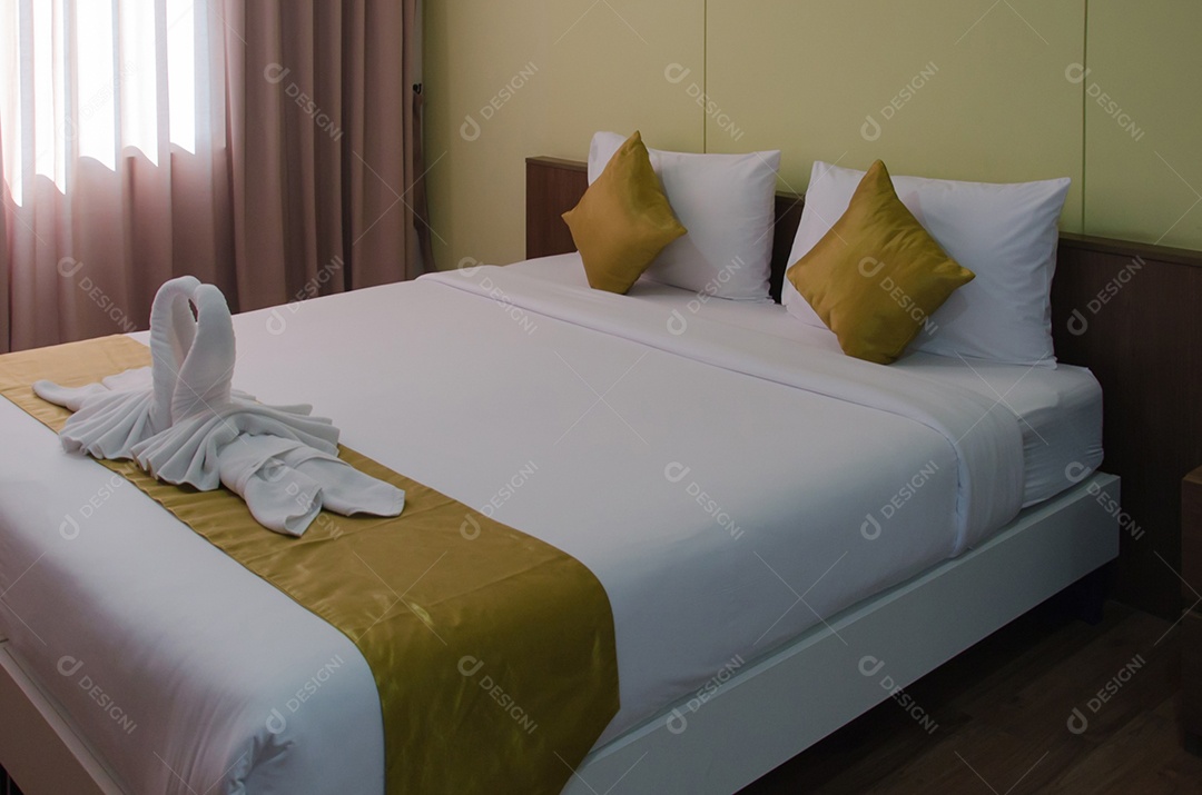 Quarto duplo com interior luxuoso.