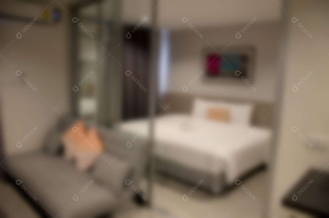 Desfoque o interior do quarto para segundo plano.