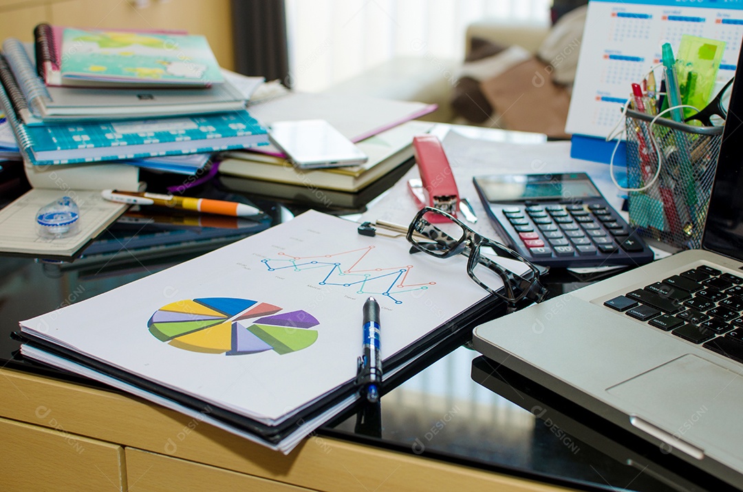 Finanças empresariais, contabilidade, estatística e conceito de pesquisa analítica