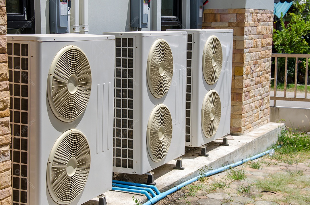 Instalação de compressor de ar em pedestal ao ar livre