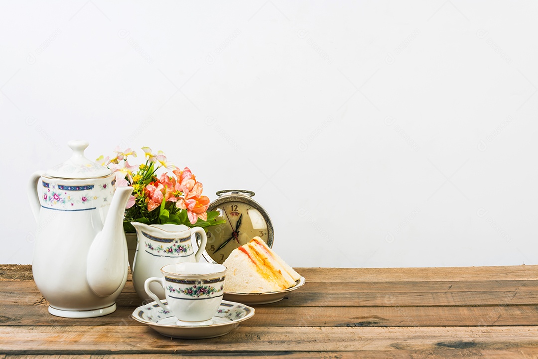 Composição de chá, conjunto de chá em fundo branco