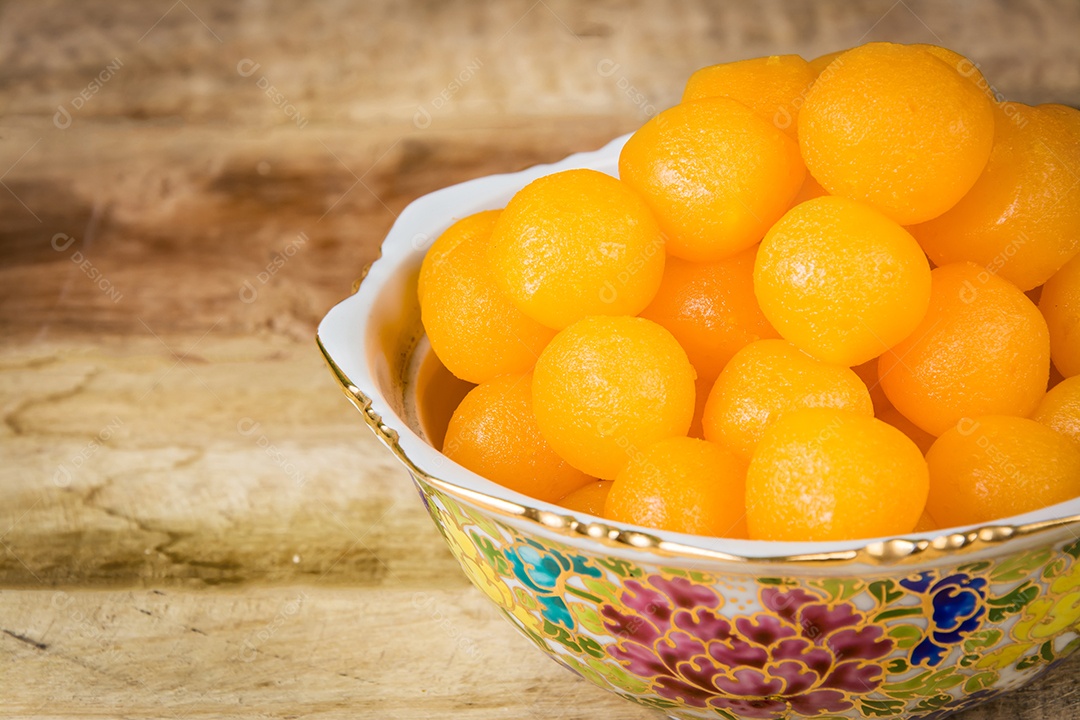 Sobremesa tailandesa ou sobremesa tailandesa com características únicas, cores vivas e sabores diferentes A arte de fazer sobremesas