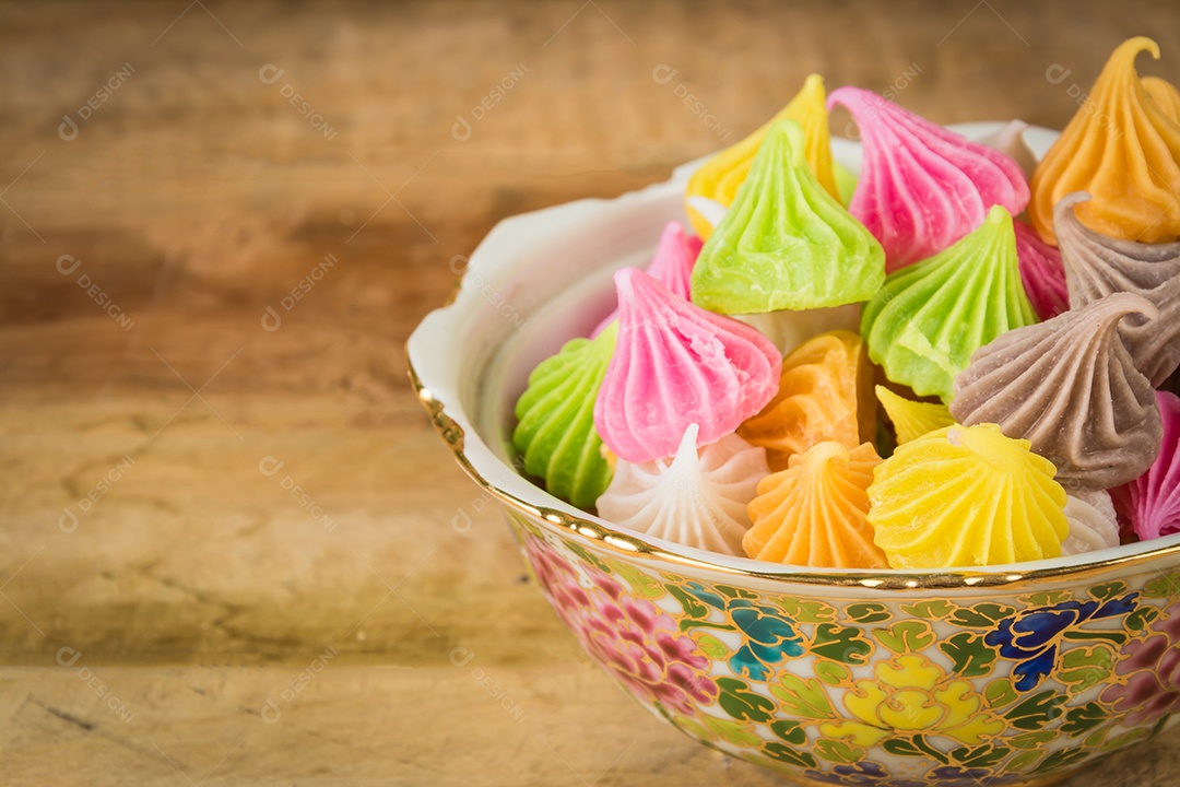 Sobremesa tailandesa ou sobremesa tailandesa com características únicas, cores vivas e sabores diferentes A arte de fazer sobremesas