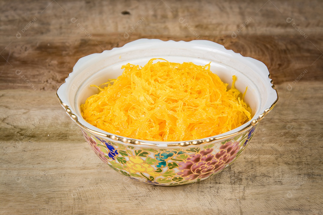 Sobremesa tailandesa ou sobremesa tailandesa com características únicas, cores vivas e sabores diferentes A arte de fazer sobremesas