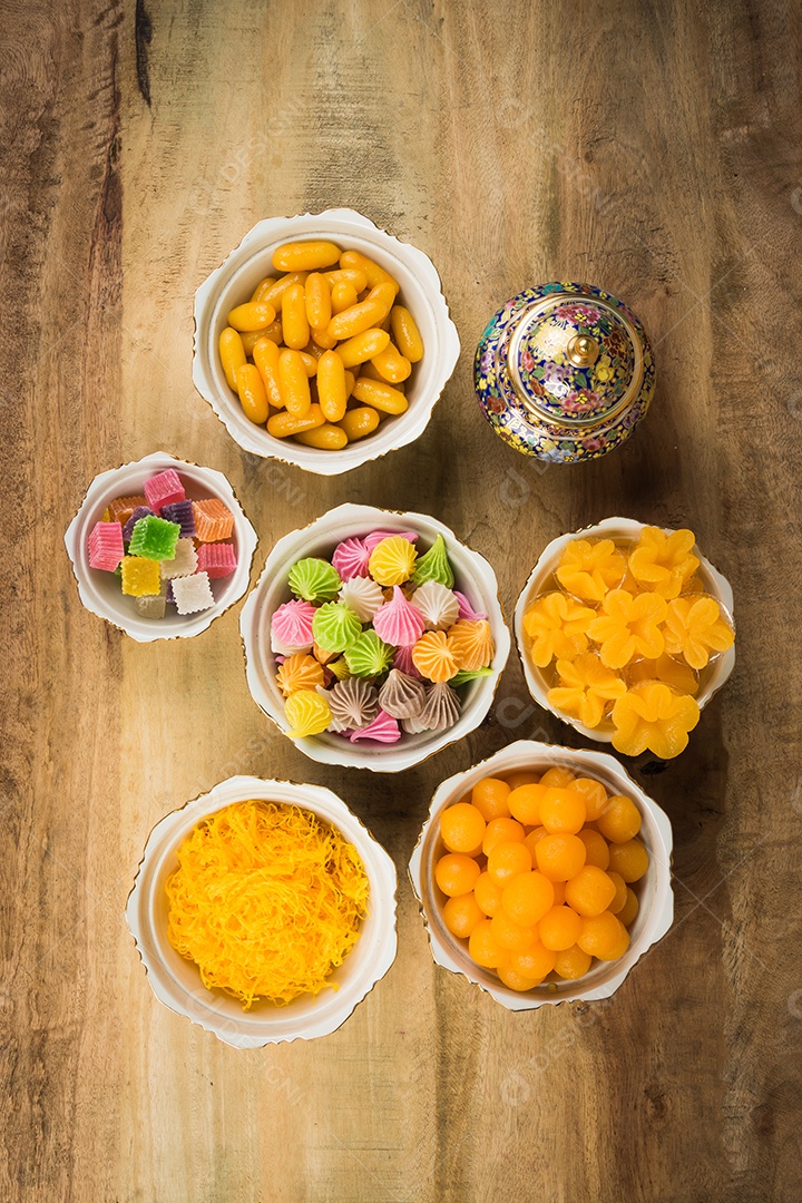 Sobremesa tailandesa ou sobremesa tailandesa com características únicas, cores vivas e sabores diferentes A arte de fazer sobremesas