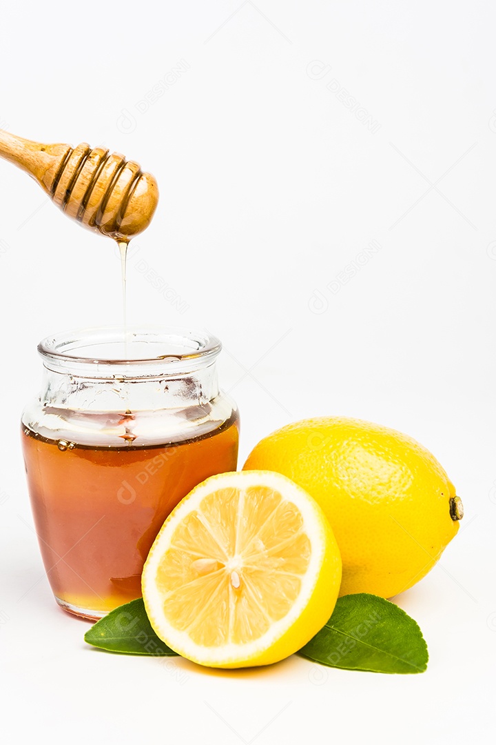 mel com limão no fundo branco