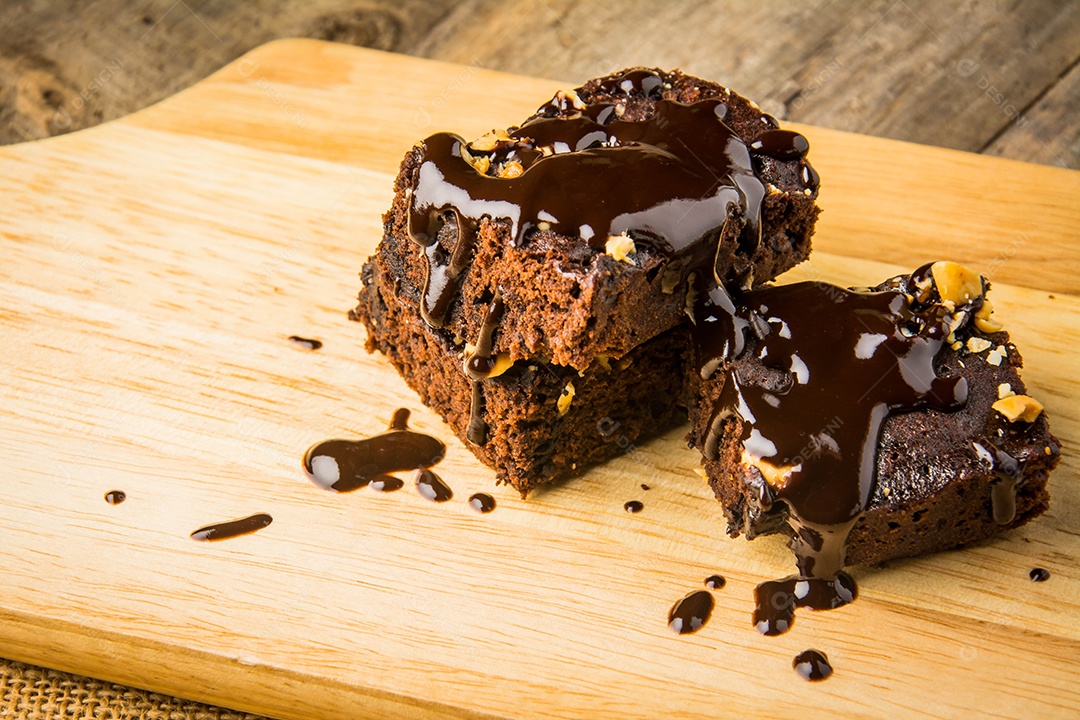 bolo de brownie de chocolate decorado