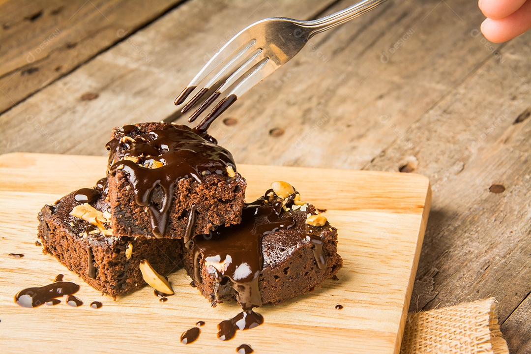 bolo de brownie de chocolate decorado