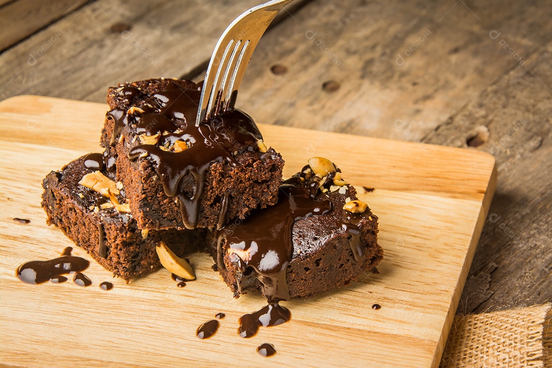 bolo de brownie de chocolate decorado