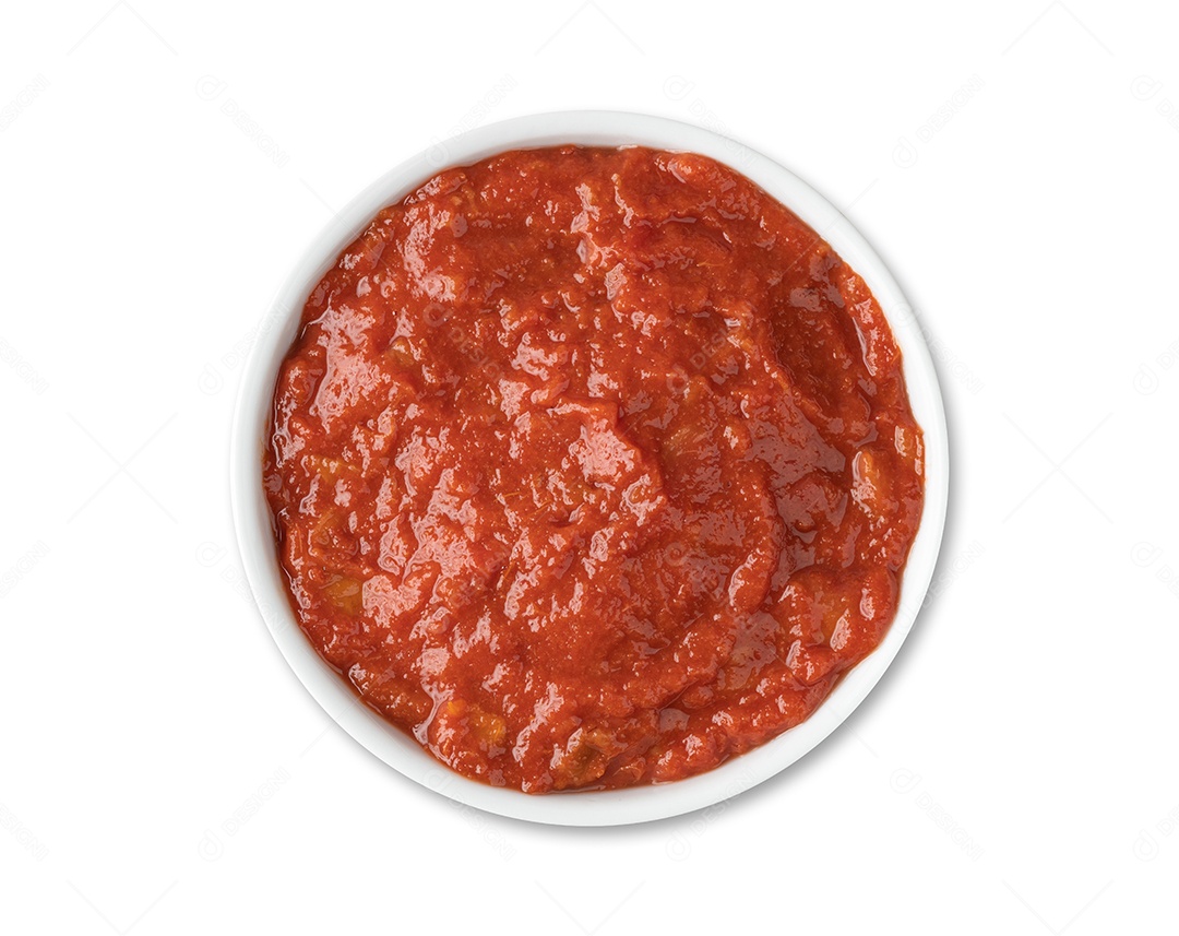 Goiabada, doce de goiaba cremosa brasileira tradicional isolado sobre fundo branco.