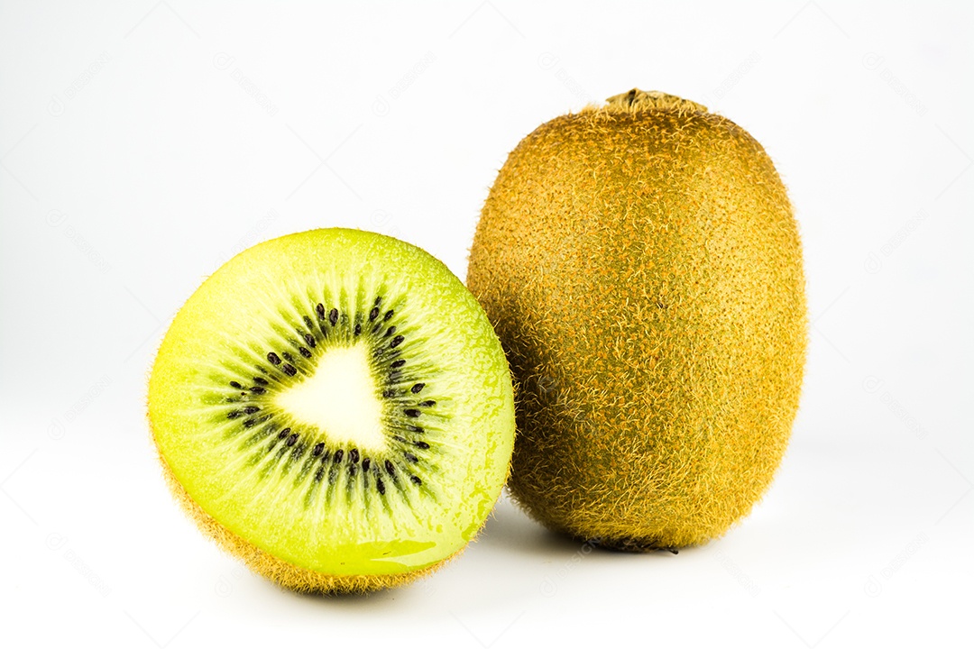 kiwi em fundo branco