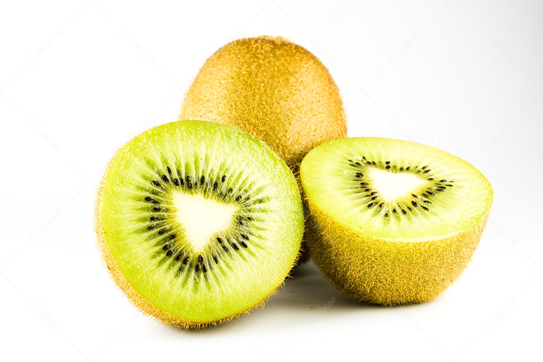 kiwi em fundo branco