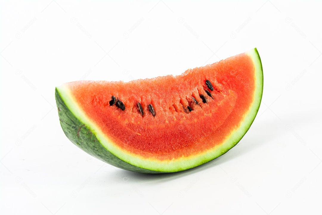 fruta de melancia em fundo branco