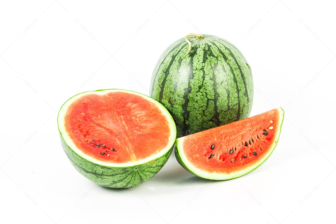 fruta de melancia em fundo branco