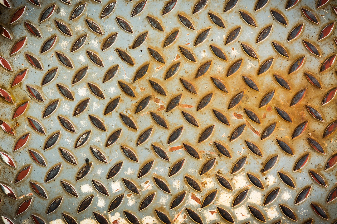 Textura de metal e manchas de ferrugem, fundo abstrato, modelo vazio