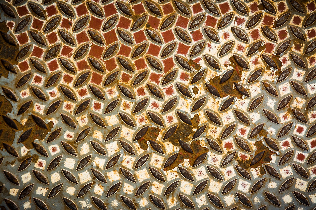 Textura de metal e manchas de ferrugem, fundo abstrato, modelo vazio