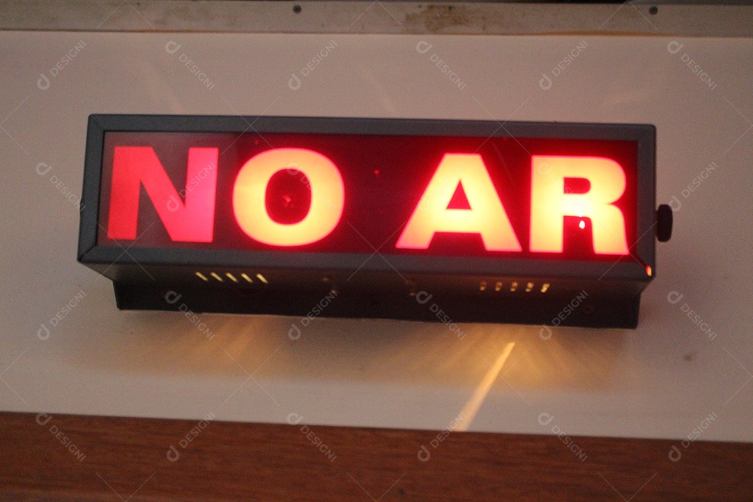 Equipamento de estúdio de rádio em JPG