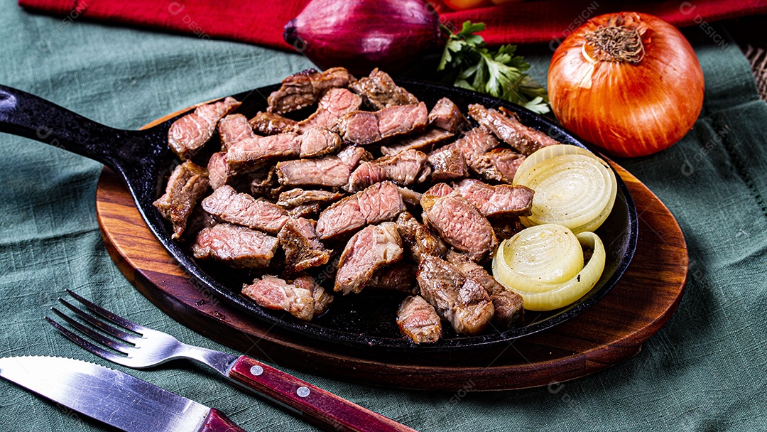 Carne assada maminha cortada