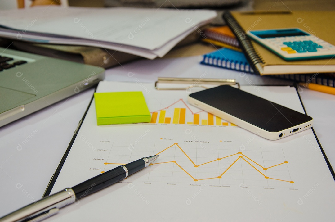 Documento de negócios Gráfico e gráfico financeiros.