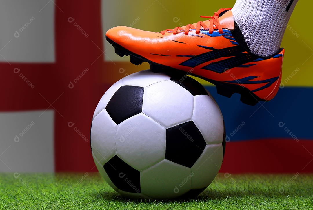 Pernas e os pés do jogador de futebol copa do mundo