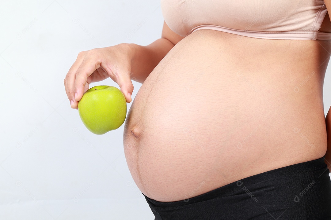 fundo branco de mulher grávida.