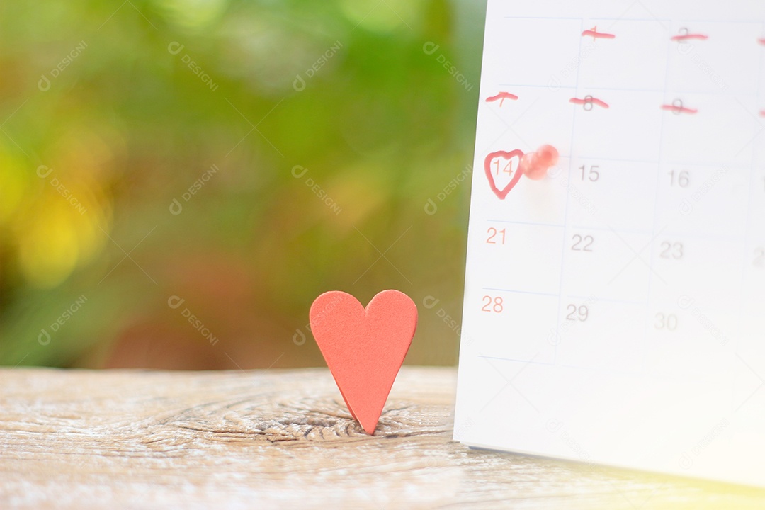 Show de calendário de 14 de fevereiro com coração vermelho, conceito de compromisso de dia dos namorados