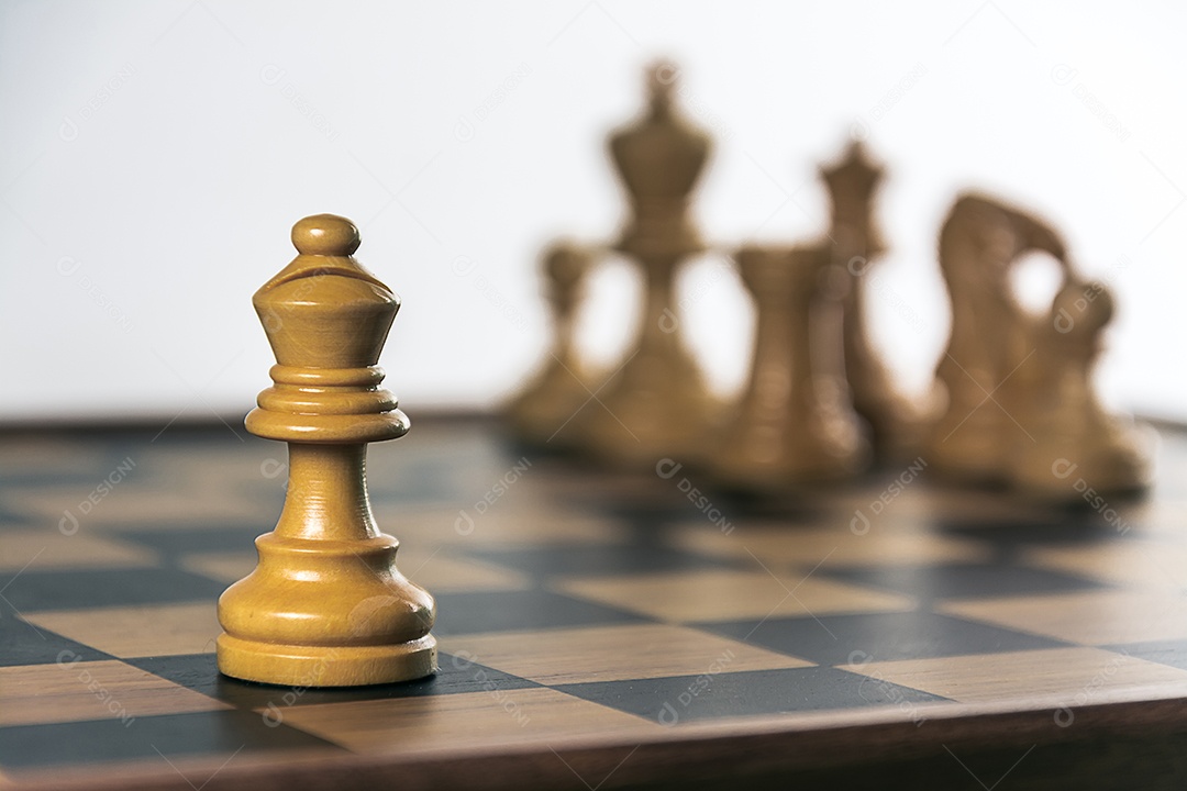 Xadrez a bordo, fundo branco