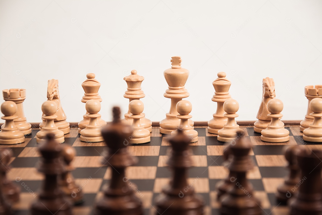 Xadrez a bordo, fundo branco