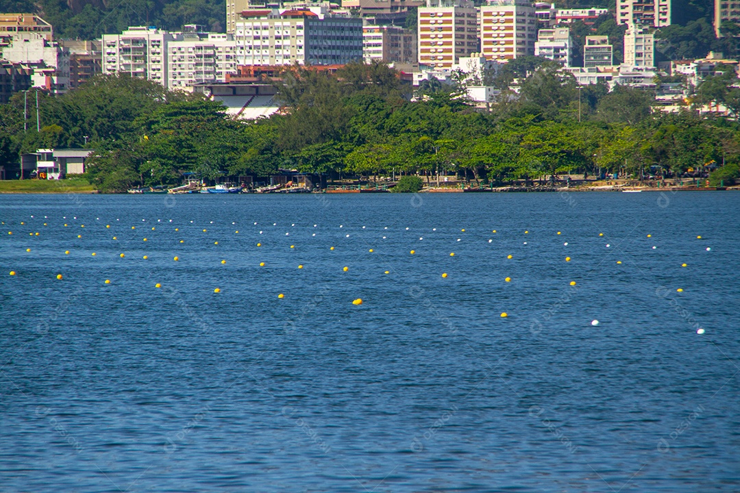 vista da lagoa rodrigo de freitas no rio de janeiro.