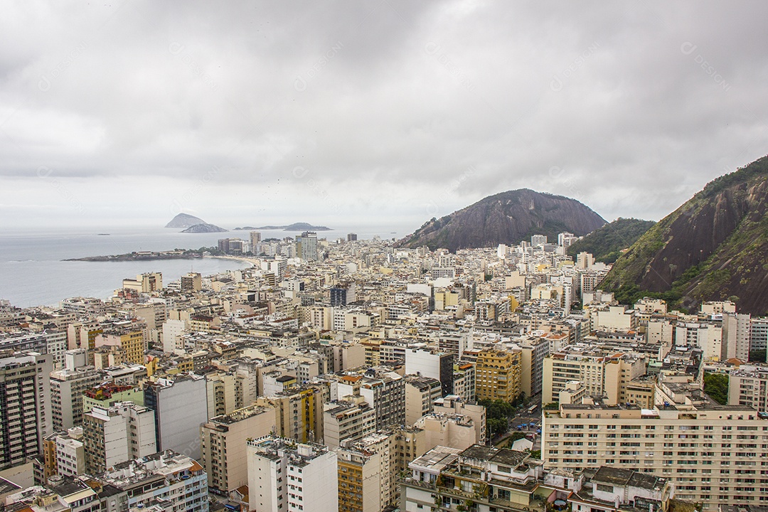 vista de edifícios no bairro de Copacabana no Rio de Janeiro Brasil.