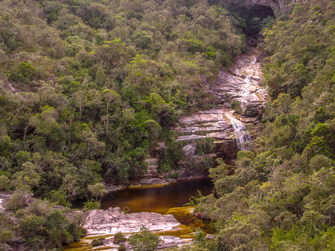 cachoeira dos macacos Ibitipoca em Minas Gerais no Brasil.