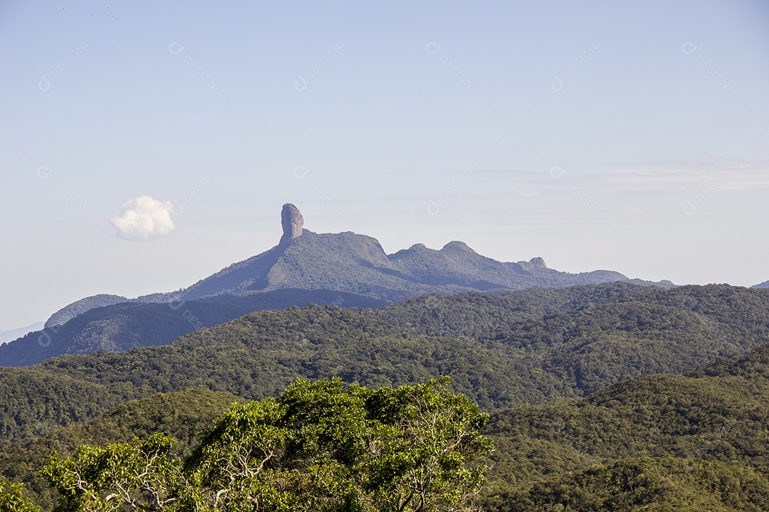 Pico do frade de Angra dos reis, visto da cidade de Bananau na Serra da Bocaina em São Paulo Brasil.