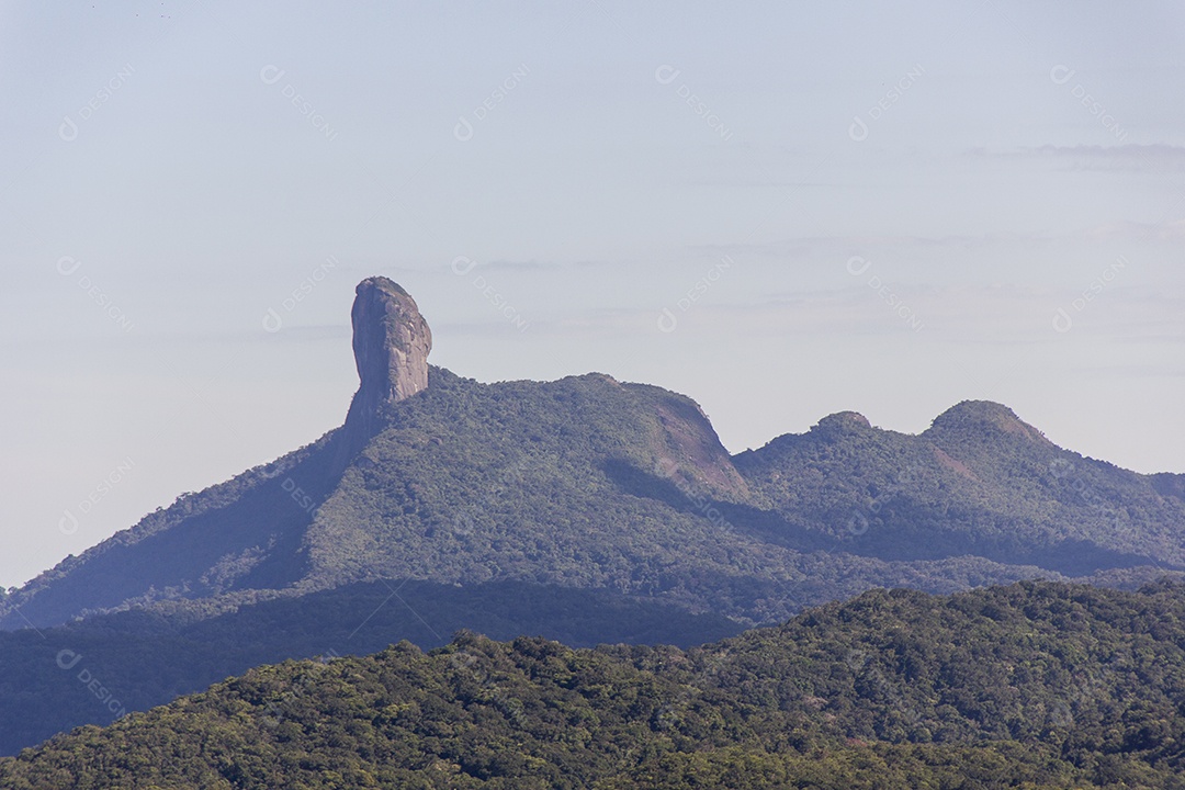 Pico do frade de Angra dos reis, visto da cidade de Bananau na Serra da Bocaina em São Paulo Brasil.