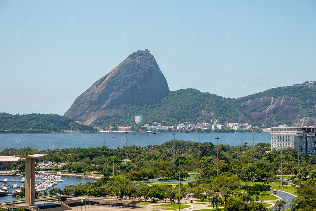 vista do aterro flamengo, pão de açúcar e baía de guanabara no Rio de Janeiro no Brasil.